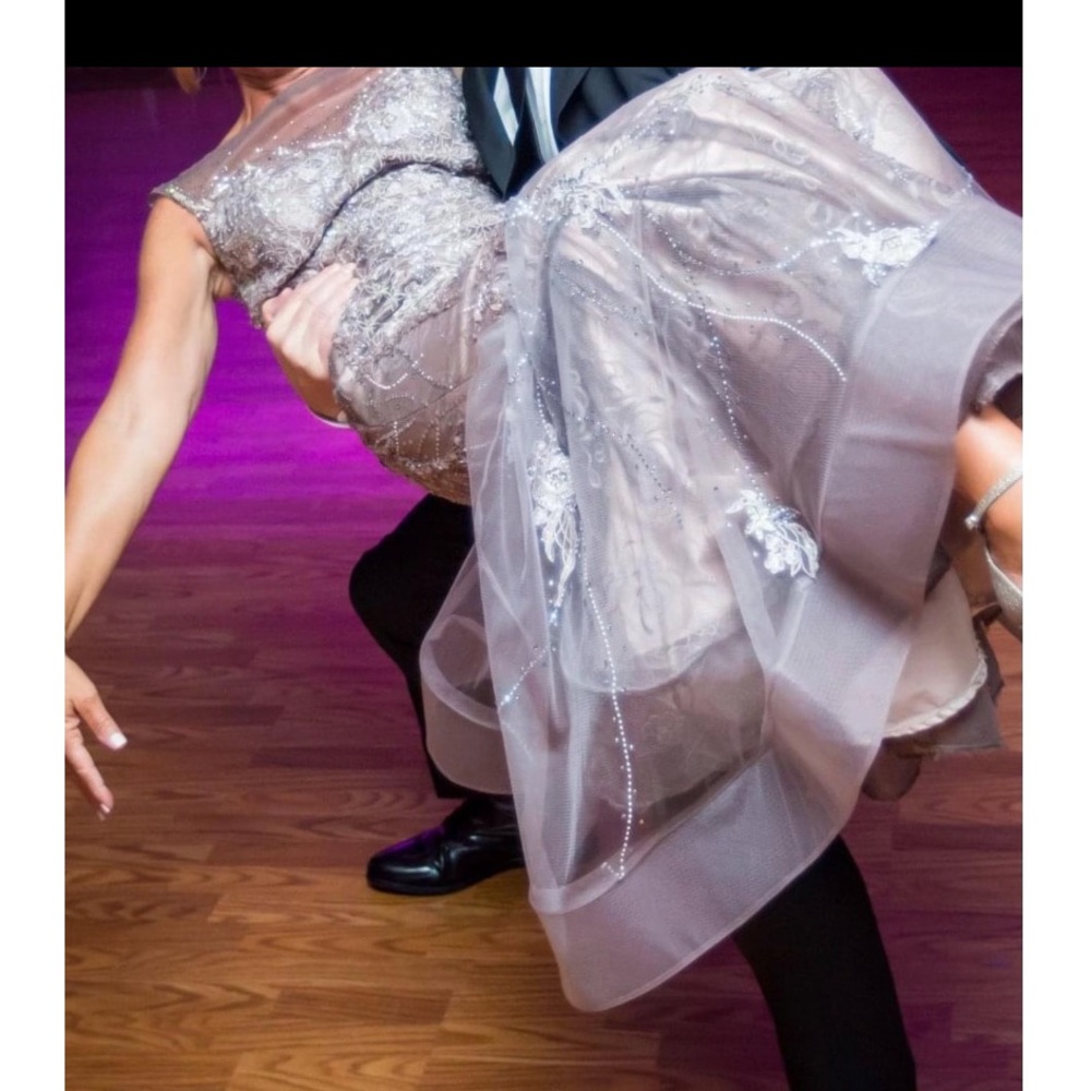 Dress - Picture 6 of 9